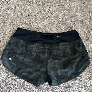 Lululemon low rise speed up short 2.5”